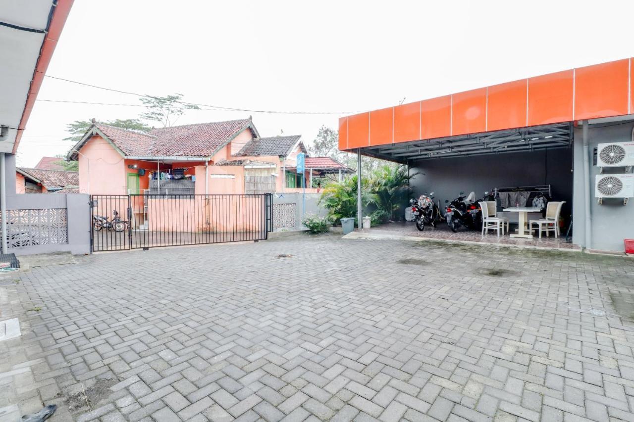 Ratu Guesthouse Sleman  Εξωτερικό φωτογραφία